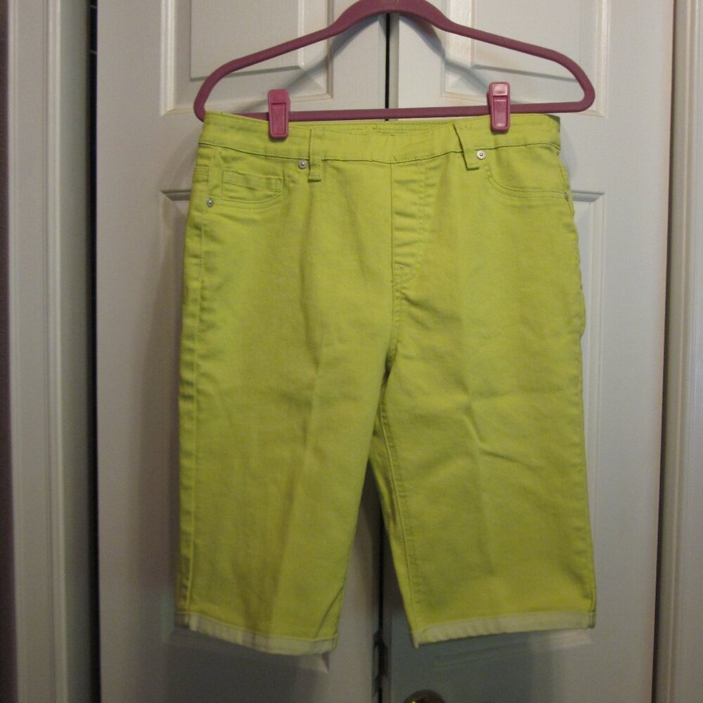 DG2 Diane Gilman Yellow/Lime Bermuda Shorts Sz M